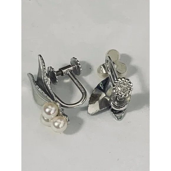 Vintage Krementz Silver Tone Leaves Cultured Pearls Earrings - Picture 7 of 10